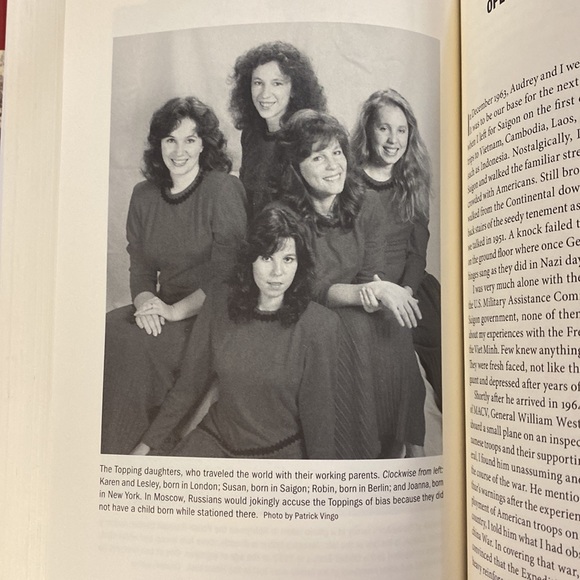 On the Front Lines of the Cold War (hardcover) by Seymour Topping - Picture 11 of 14